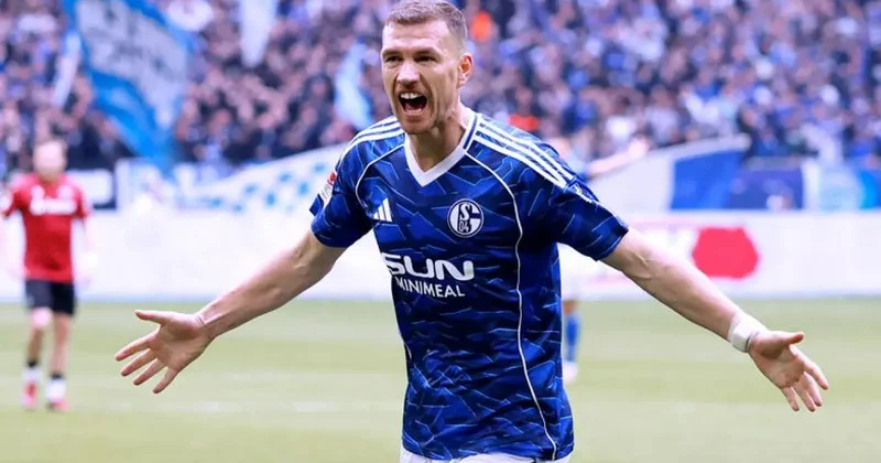40 yaşındaki Dzeko yeniden imzayı atıyor! Futbol benim hayatım