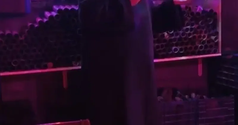 Eğlence mekanına girip ahireti anlattı