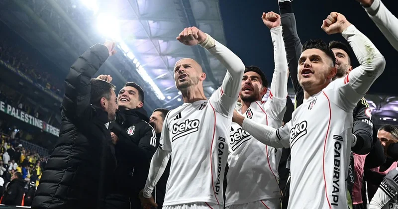 Beşiktaş a kupa maçı öncesi şok! Yıldız isim sezonu kapattı