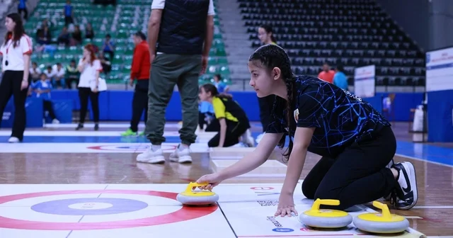 156 sporcu final bileti için ter döktü Floor Curling Türkiye finalistleri Denizli de belli oldu Denizli Haberleri