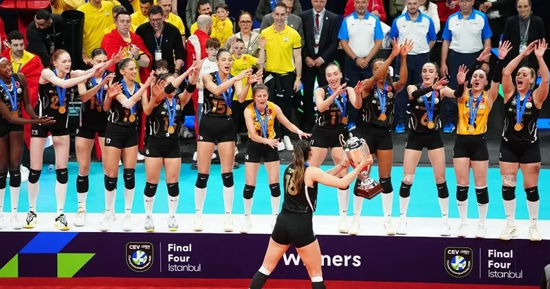 Kupayı alır almaz ayrılıkları açıklandı: 5 yıldıza veda