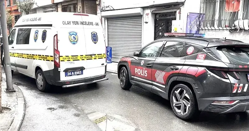 Şişli’de eski sevgilisinin evini bastı; kadının erkek arkadaşını 7 yerinden bıçakladı