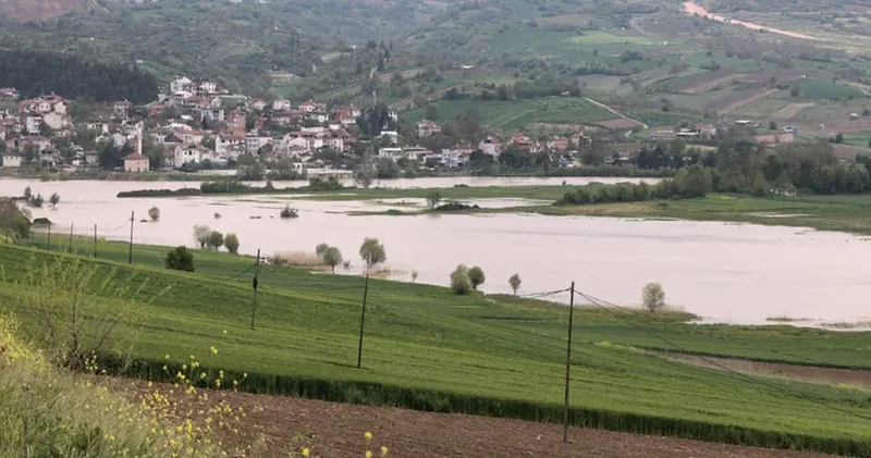 Baraj gövdesinde izinsiz ekilen araziler sular altında kaldı