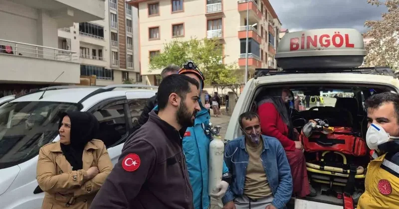 Bingöl’de dumanlar binayı sardı: 13 kişi dumandan etkilendi