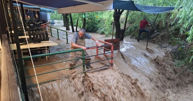 Sel Çağlayan ı vurdu, turizm beldesinde hasar oluştu Erzincan Haberleri