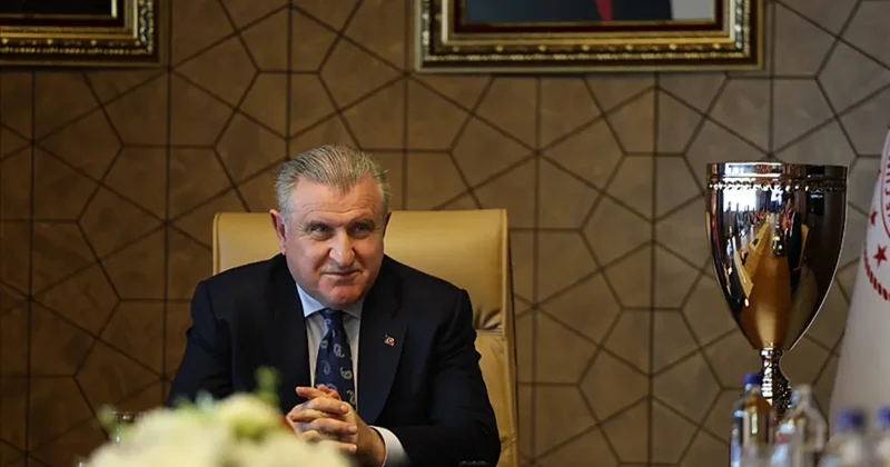Gençlik ve Spor Bakanı Osman Aşkın Bak tan VakıfBank a tebrik!