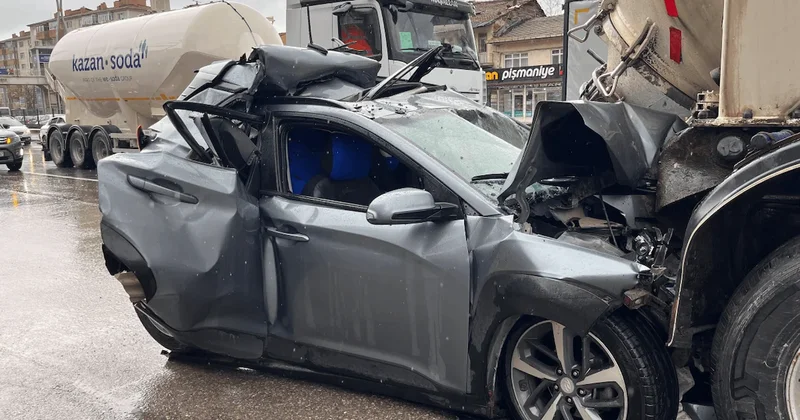 Mucize kurtuluş! TIR ile tankerin arasına sıkıştı Sözcü Gazetesi