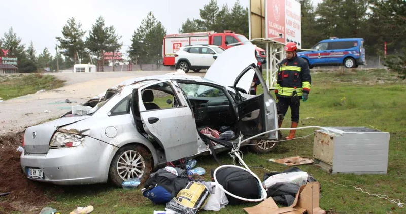 Kastamonu da otomobil devrildi: Yaşlı çift araçta sıkıştı