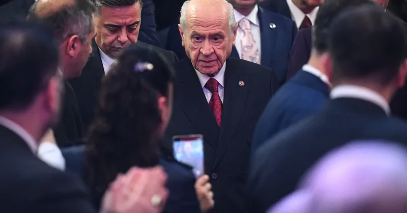 Bahçeli den Özel e: Krizi derinleştirecek hamleler yapıyor