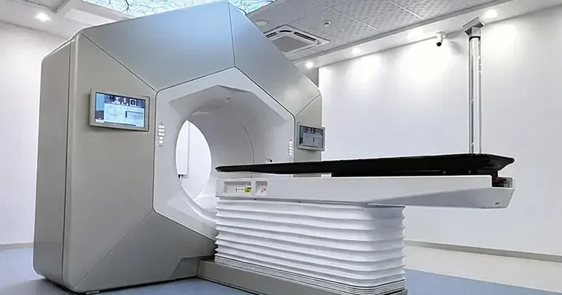 Özel Adatıp Hastanesi nde yeni radyoterapi cihazı hizmete girdi