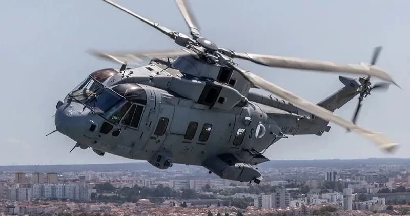 İngiltere de askeri helikopter düştü: Can kayıpları var Dünya Haberleri