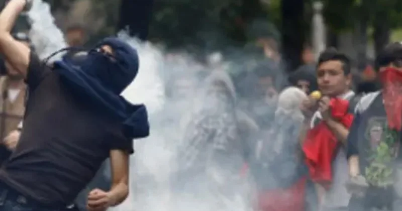 Şili de öğrenci protestoları: 25 yaralı