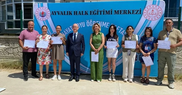 Ayvalık ta emek ve azmin buluştuğu AHEM sergisine yoğun ilgi Ayvalık ta Hayat Boyu Öğrenme Haftası sergisi açıldı Balıkesir Haberleri
