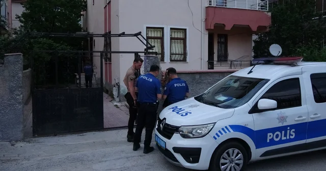 Uzaklaştırma kararı olan koca, çocuklarının gözü önünde eşini boynundan bıçakladı Konya Haberleri