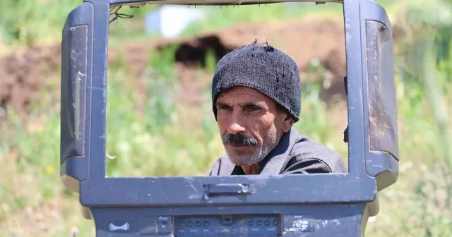 İnşaatı bırakıp çoban olan Yılmaz eski televizyon kasasıyla yaptığı sunuculukla fenomen oldu VİDEO İZLE