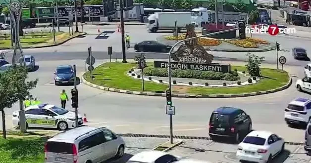 Kırmızı ışık ihlali kazayı getirdi: 3 yaralı
