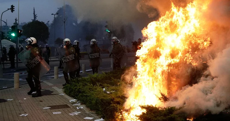 Uluslararası Af Örgütü: Yunanistan da polis protestoculara karşı aşırı güç kullanıyor