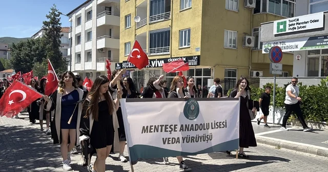 Menteşe Anadolu Lisesi nde 3. Geleneksel Veda Yürüyüşü gerçekleşti Muğla Haberleri