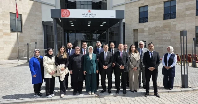 AK Parti Sivas Milletvekili Toy, Milli Eğitim Akademisi ni ziyaret etti Sivas Haberleri