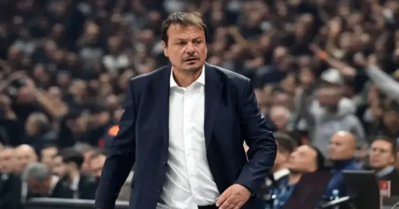 Ergin Ataman mağlubiyet sonrası öfke patlaması yaşadı! Masaya vurarak toplantıyı terk etti