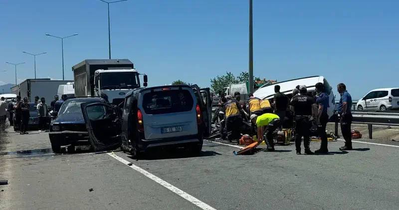 Karadeniz Sahil Yolu nda ters yön kazası; 2 ölü, 3 yaralı