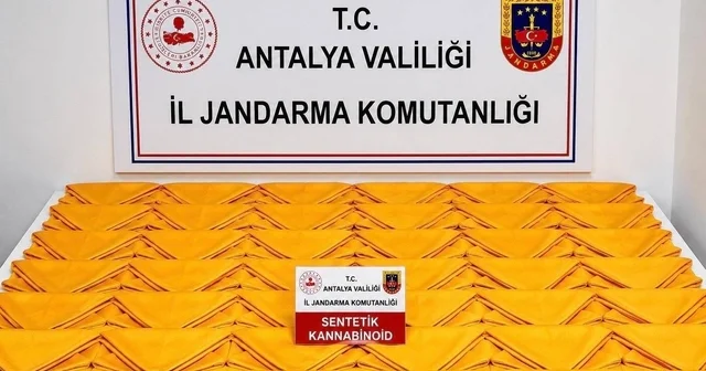 Alanya da otel odasında 537 bin 600 kullanımlık uyuşturucu madde ele geçirildi Antalya Haberleri