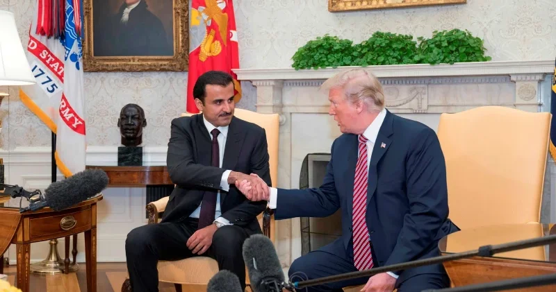 Katar Emiri Şeyh Temim ve Trump bölgesel meseleleri ele aldı Dünya Haberleri