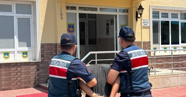 Alanya da jandarmayım deyip hesap ödemeden ayrılan şüpheliye operasyon Yemek yedi, kendisini jandarma olarak tanıtıp hesap ödemeden ayrıldı Antalya Haberleri Habertürk Yerel Haberler