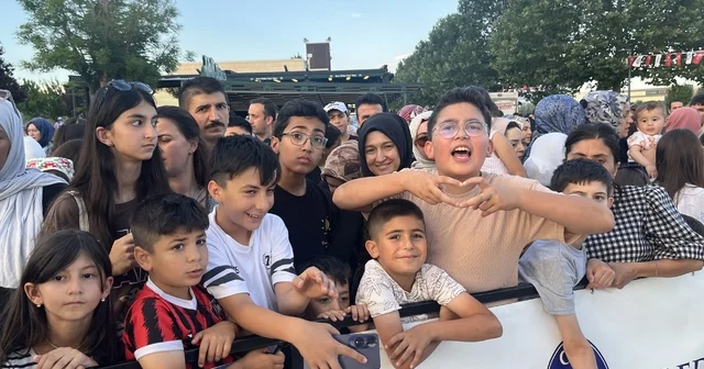 Çorum da yaz okulları şenliğinden çocuklar doyasıya eğlendi Celal Karatüre, ilahileri öğrenciler için seslendirdi Çorum Haberleri Habertürk Yerel Haberler