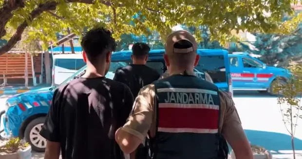 Van haberleri Van da yağma! Çobanı silahla tehdit edip 800 küçükbaşı çaldılar 04 Temmuz 2026