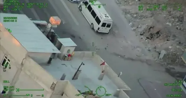 Şanlıurfa’da evinin çatısında Türk bayrağı ile helikopteri selamlayan çocuğa bisiklet hediye edildi