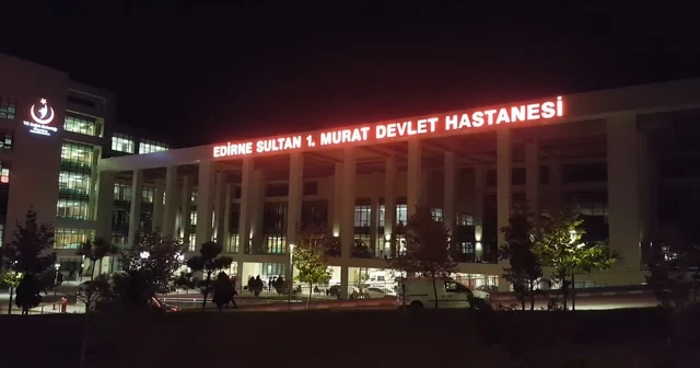 İpsala da ahıra yıldırım düştü: 3 büyükbaş hayvan telef oldu, çiftlik sahibi yaralandı Sağanak sırasında ahıra yıldırım isabet etti Edirne Haberleri Habertürk Yerel Haberler