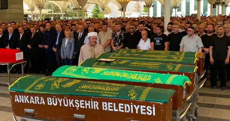 Babası tarafından öldürülen genç toprağa verildi