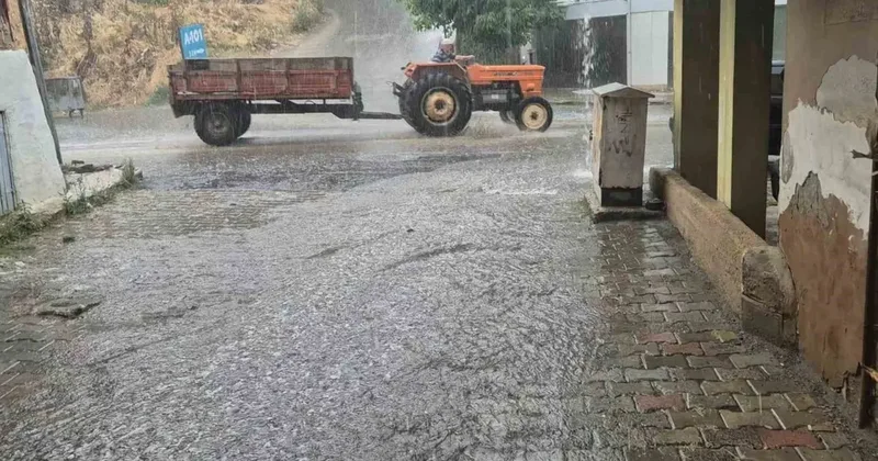 Yaz ortasında sağanak sürprizi: Tekirdağ’da yollar göle döndü