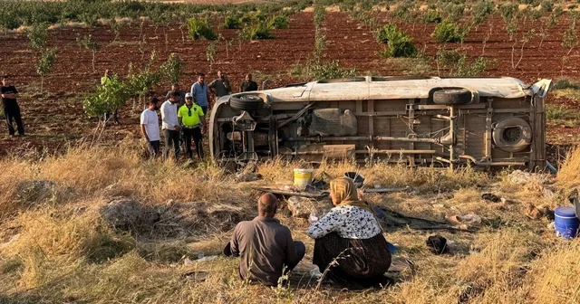 Tarım işçilerini taşıyan minibüs devrildi: 22 yaralı Olay yerine çok sayıda ambulans, itfaiye ve UMKE ekibi sevk edildi Şanlıurfa Haberleri Habertürk Yerel Haberler