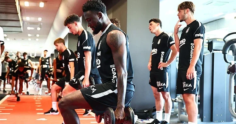 Beşiktaş, çalışmalarına salonda devam etti!