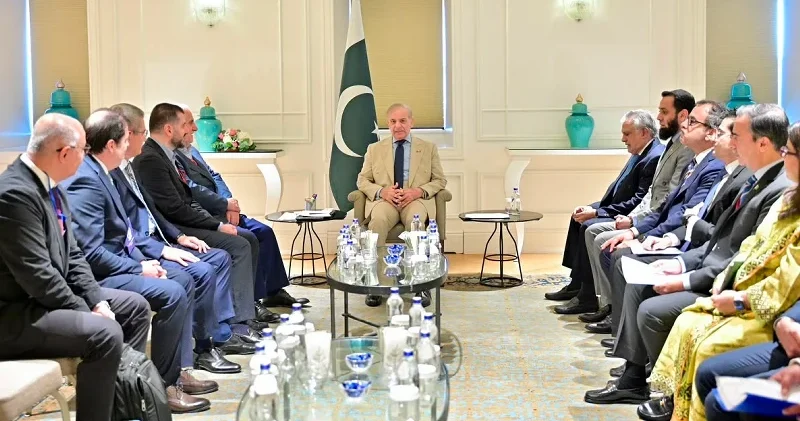 Pakistan Başbakanı Şahbaz Şerif Albayrak Grubu heyetiyle bir araya geldi Gündem Haberleri