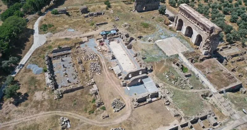 Bakan Ersoy duyurdu: Aydın da 2 bin yıllık tarihi keşif