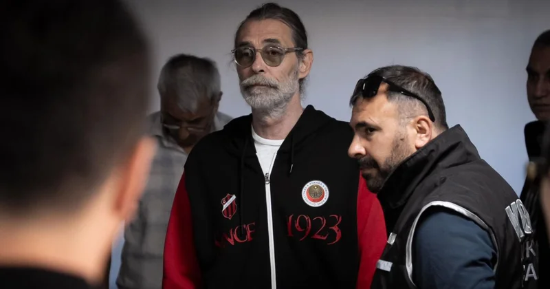Erdal Beşikçioğlu, Etimesgut Belediye Başkanlığından uzaklaştırıldı