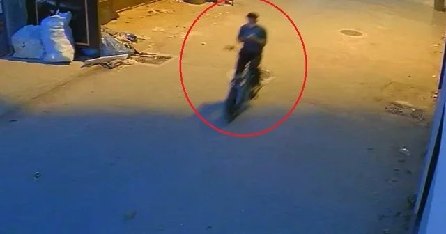 Cep telefonuna bakarken elektrikli bisikletiyle motosiklet ve otomobile çarptı Bursa Haberleri Habertürk Yerel Haberler