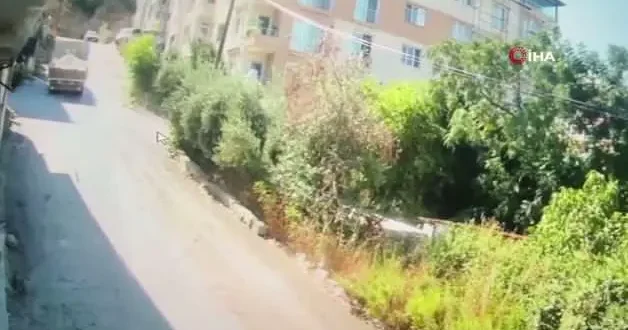 Yokuşu çıkamadı, geri geri kayıp üzerine düştü! Talihsiz kadının acı sonu