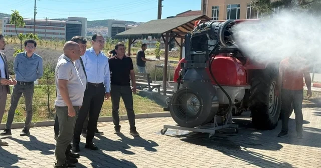 DPÜ Tavşanlı MYO da geliştirilen Turbo Fanlı Su Atomizer protokole tanıtıldı Sistem, yerleşim alanlarına yaklaşan yangınların etkisini ve enerjisini azaltmak amacıyla tasarlandı Kütahya Haberleri Habertürk Yerel Haberler
