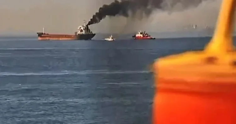 İstanbul da gemide yangın