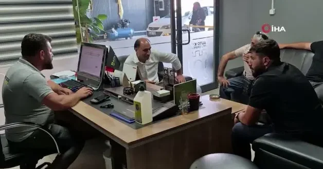 Sazan sarmalı ile oto dolandırıcılığı son anda önlendi