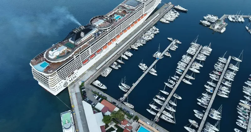 Dev kruvaziyer MSC Divina 4 bin 140 turistle Marmaris e demirledi