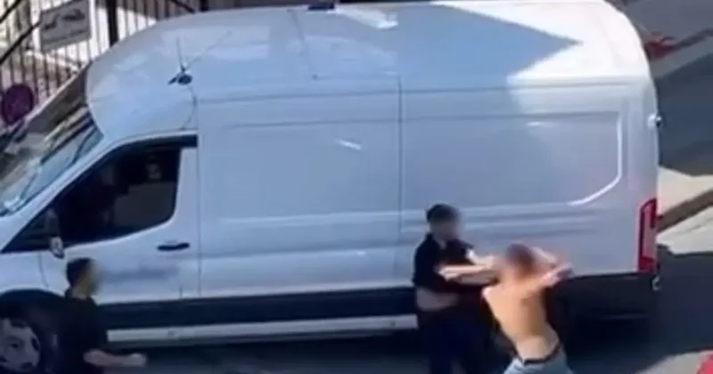 Ataşehir’de iki kişinin sokak ortasındaki kavgası kameraya yansıdı