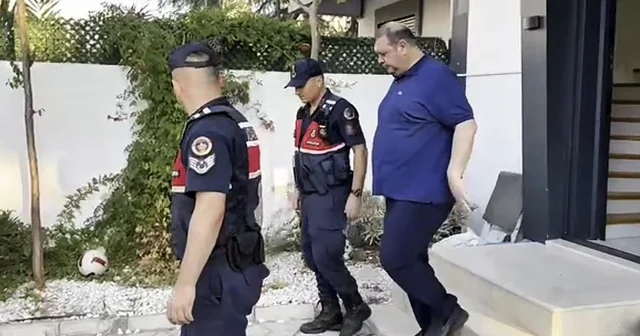 Menderes Belediyesi ne yönelik operasyonda gözaltı sayısı 15 oldu Belediye Başkanı İlkay Çiçek in de aralarında bulunduğu şüphelilerin ev ve iş yerlerinde arama yapıldı İzmir Haberleri Habertürk Yerel Haberler