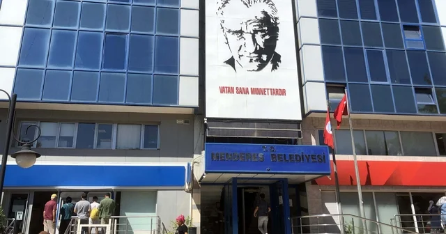 Menderes Belediyesi ne operasyon: Başkanı Çiçek dahil, 13 şüpheli gözaltına alındı İzmir Haberleri Habertürk Yerel Haberler