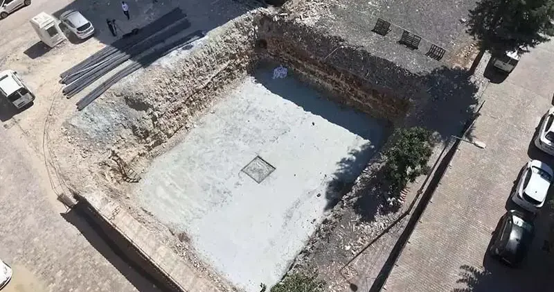 Bahçelievler de kentsel dönüşüm kazısında tarihi bulgulara rastlandı; inşaat durduruldu
