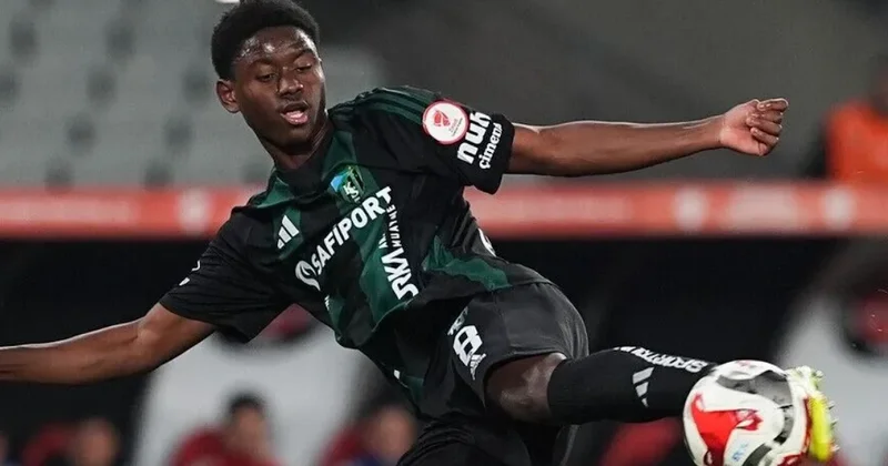Yıldız futbolcu, aşkı için Süper Lig ekibinden kaçtı Sözcü Gazetesi